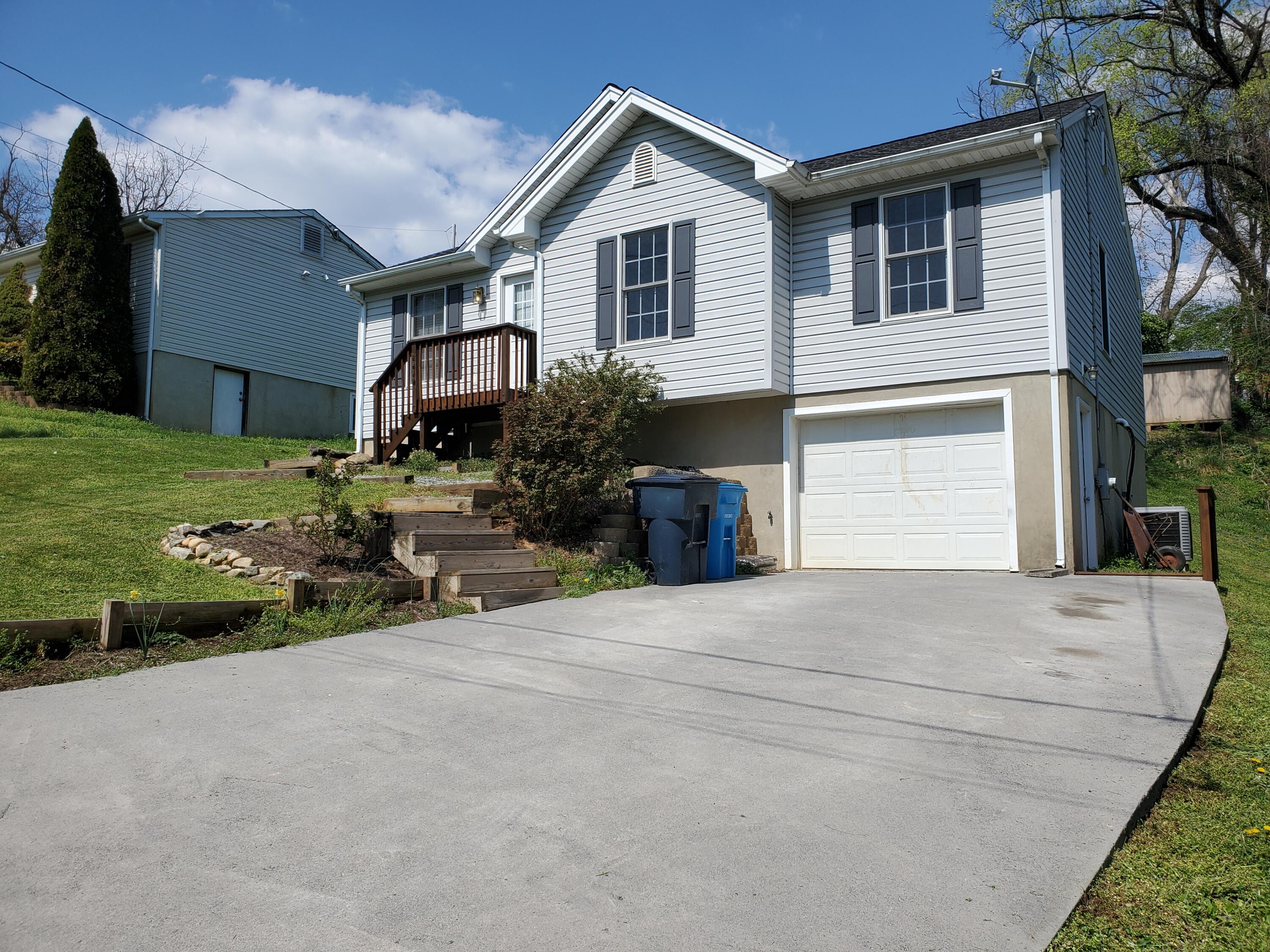 2608 Shull Road Northeast Roanoke, VA 24012 - Photo 3 of 22 20210407_115747