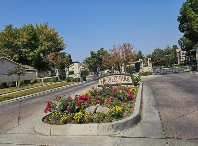 $360,000 | 5296 East Harvest Lane, Fresno, CA 93725