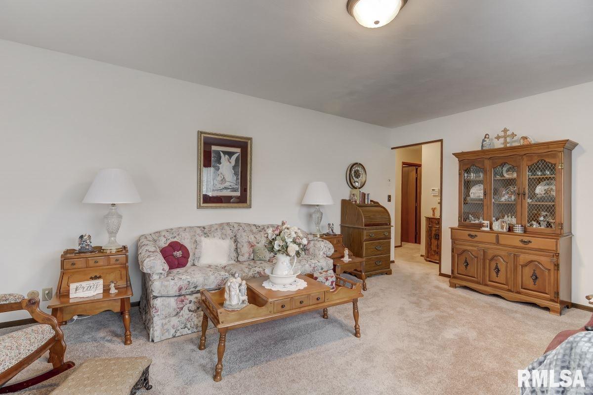 2516 Plateau Drive Springfield, IL 62707 - Photo 6 of 36