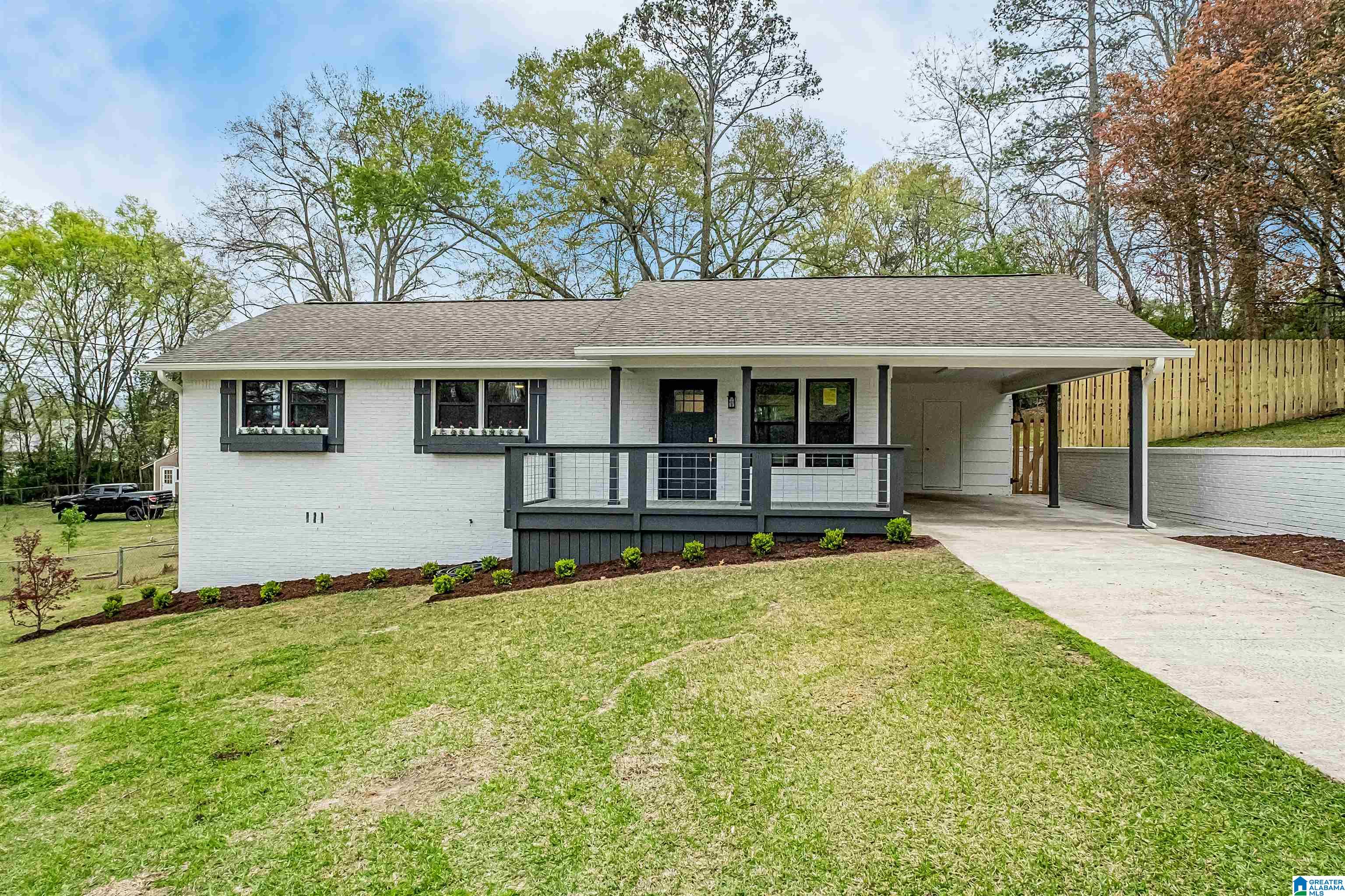 605 King Valley Circle Pelham, AL 35124 - Photo 3 of 34