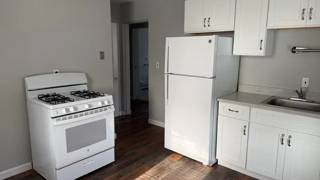 $1,700 | 119 Myrtle Street, Unit 2, Melrose, MA 02176