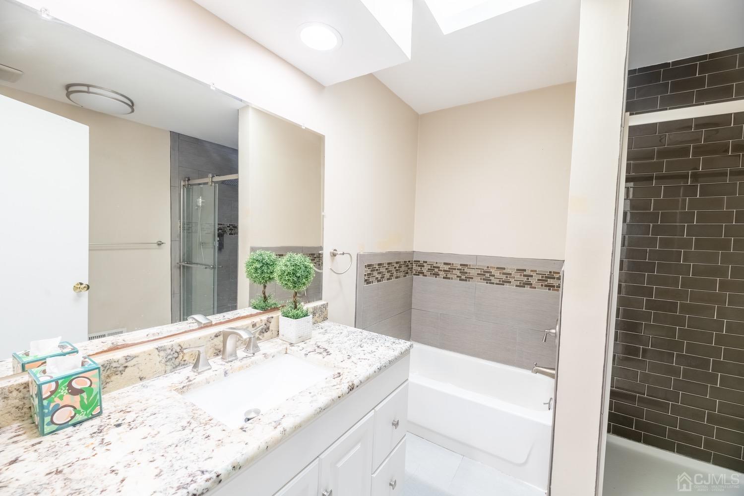 4602 Stonehedge Road Edison, NJ 08820 - Photo 55 of 87