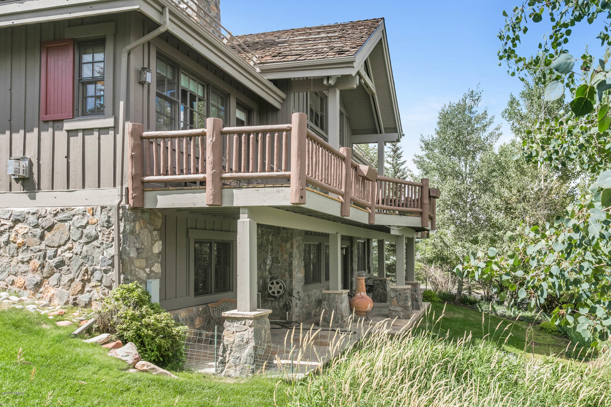 36 Fairway Lane Edwards, CO 81632 - Photo 3 of 37 a front view of a house with garden
