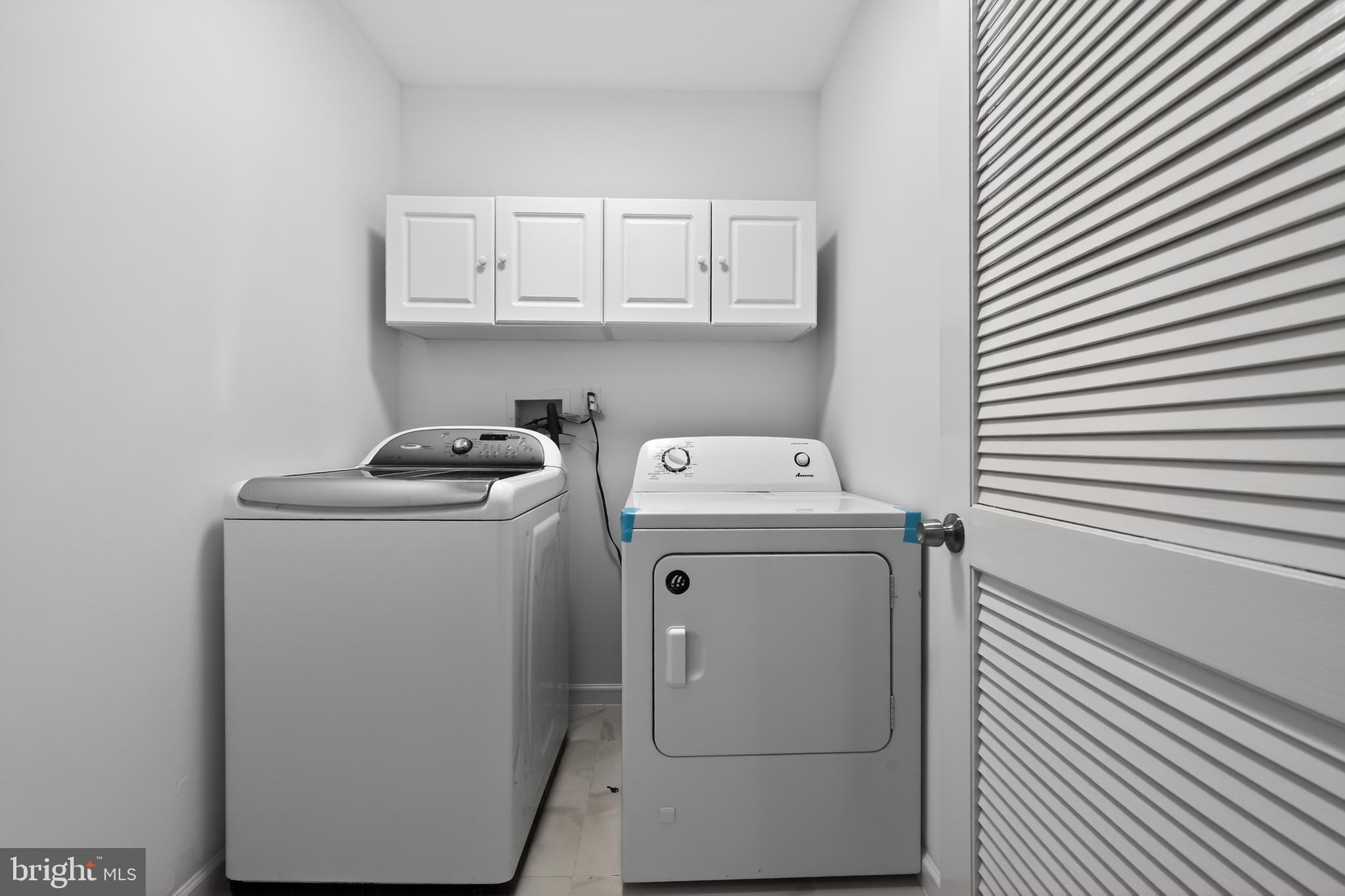 3 Swan Court Delran, NJ 08075 - Photo 25 of 34 a utility room with dryer and washer