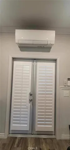 a view of a utility room