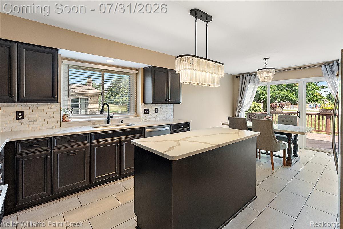 3151 Goldenrod Drive Rochester, MI 48307 - Photo 15 of 55 32-3151 Goldenrod-32.jpg