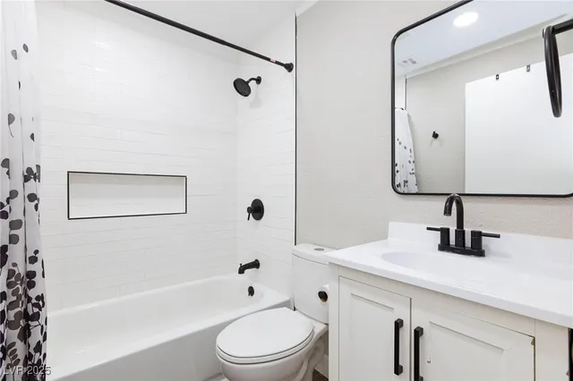 $2,500 | 4218 Fulton Place, Las Vegas, NV 89107