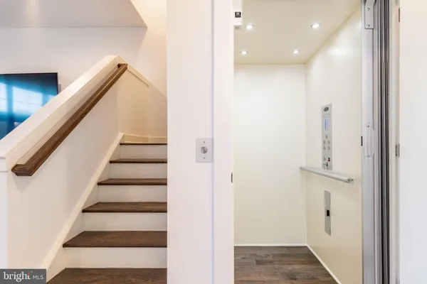 $1,265,000 | 4523 Riverside Way, Philadelphia, PA 19127
