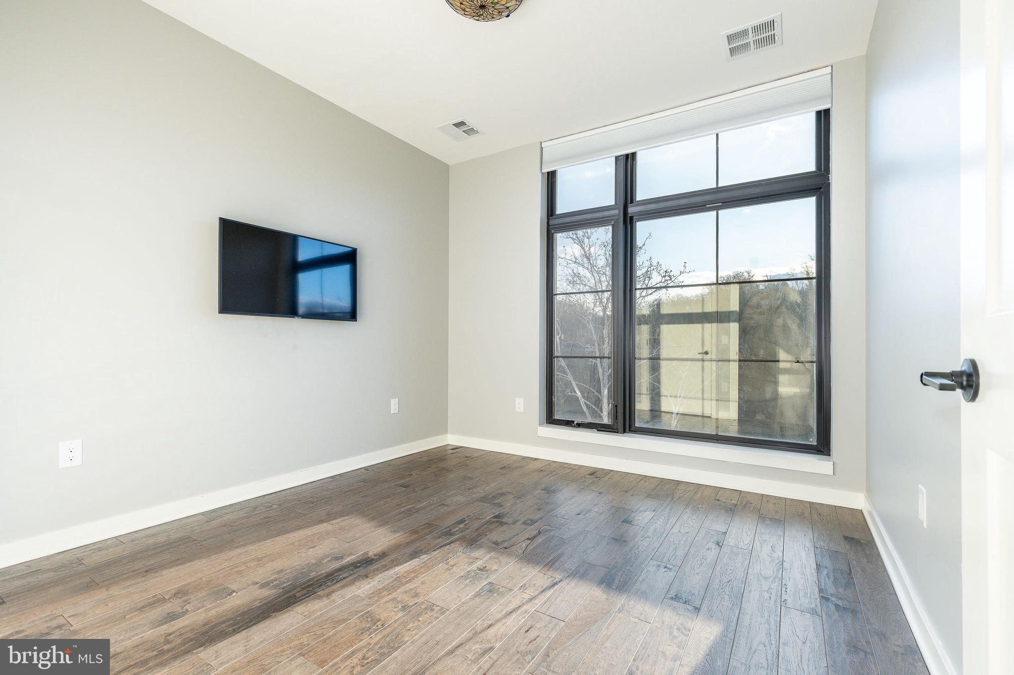 4523 Riverside Way Philadelphia, PA 19127 - Photo 24 of 58