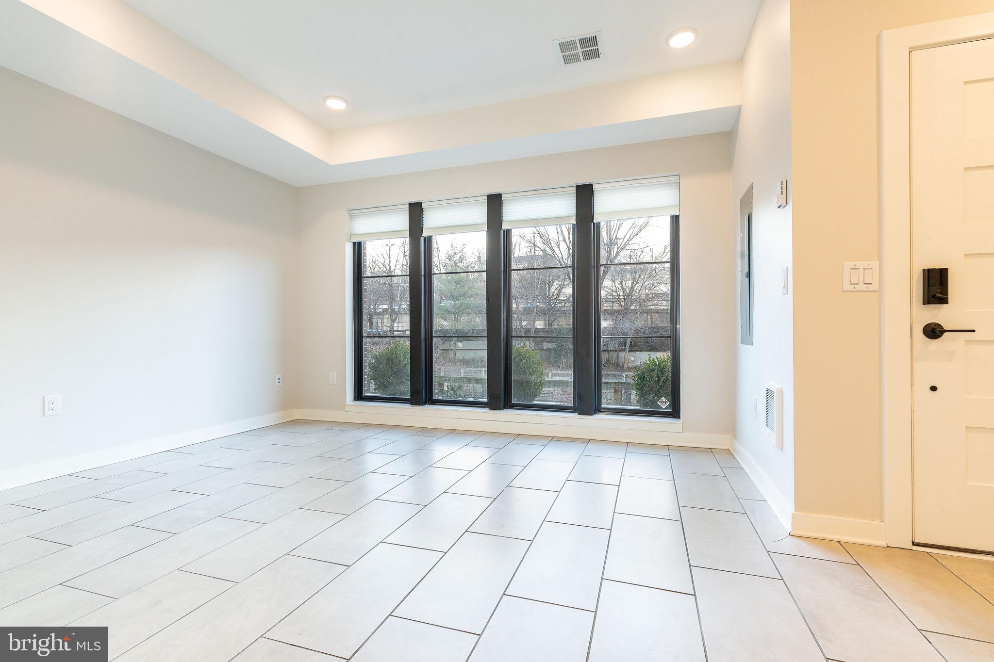 4523 Riverside Way Philadelphia, PA 19127 - Photo 5 of 58