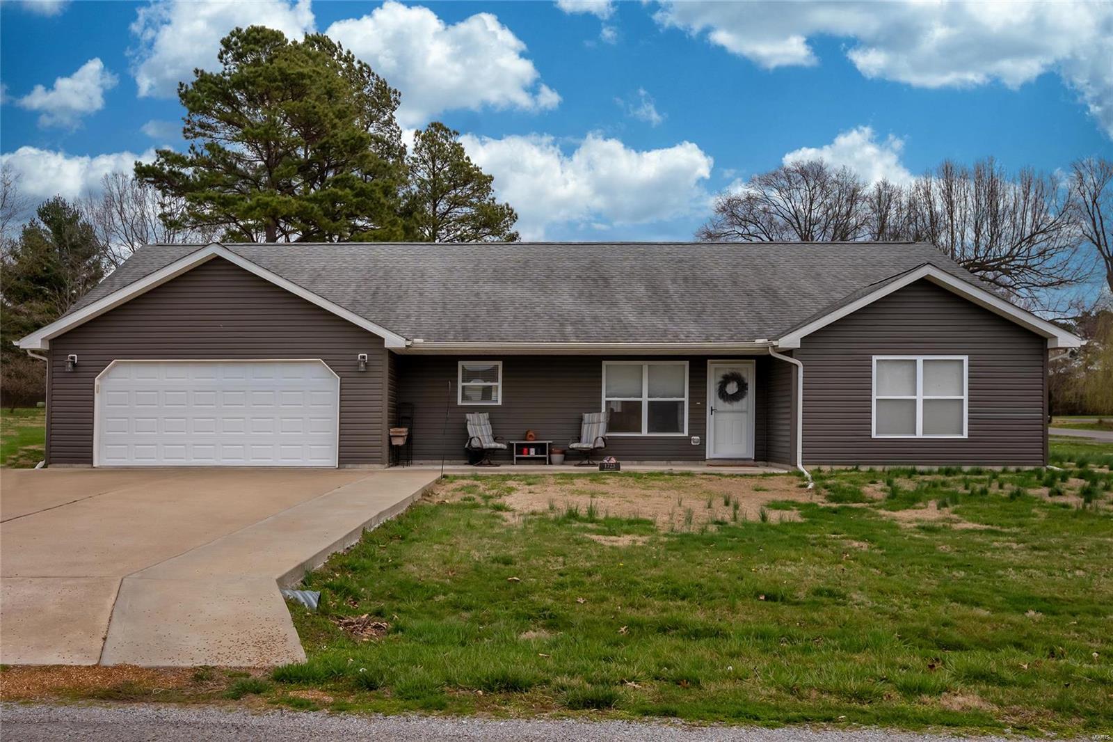 1723 Memory Lane Herrin, IL 62948 - Photo 1 of 29 Gallery Image 1