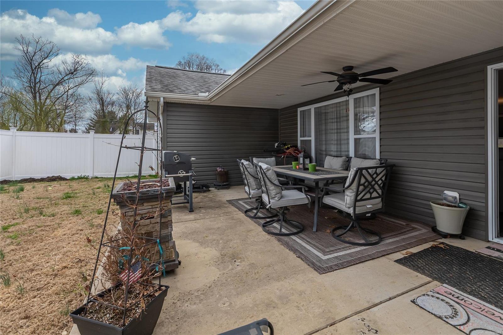 1723 Memory Lane Herrin, IL 62948 - Photo 22 of 29 Gallery Image 22