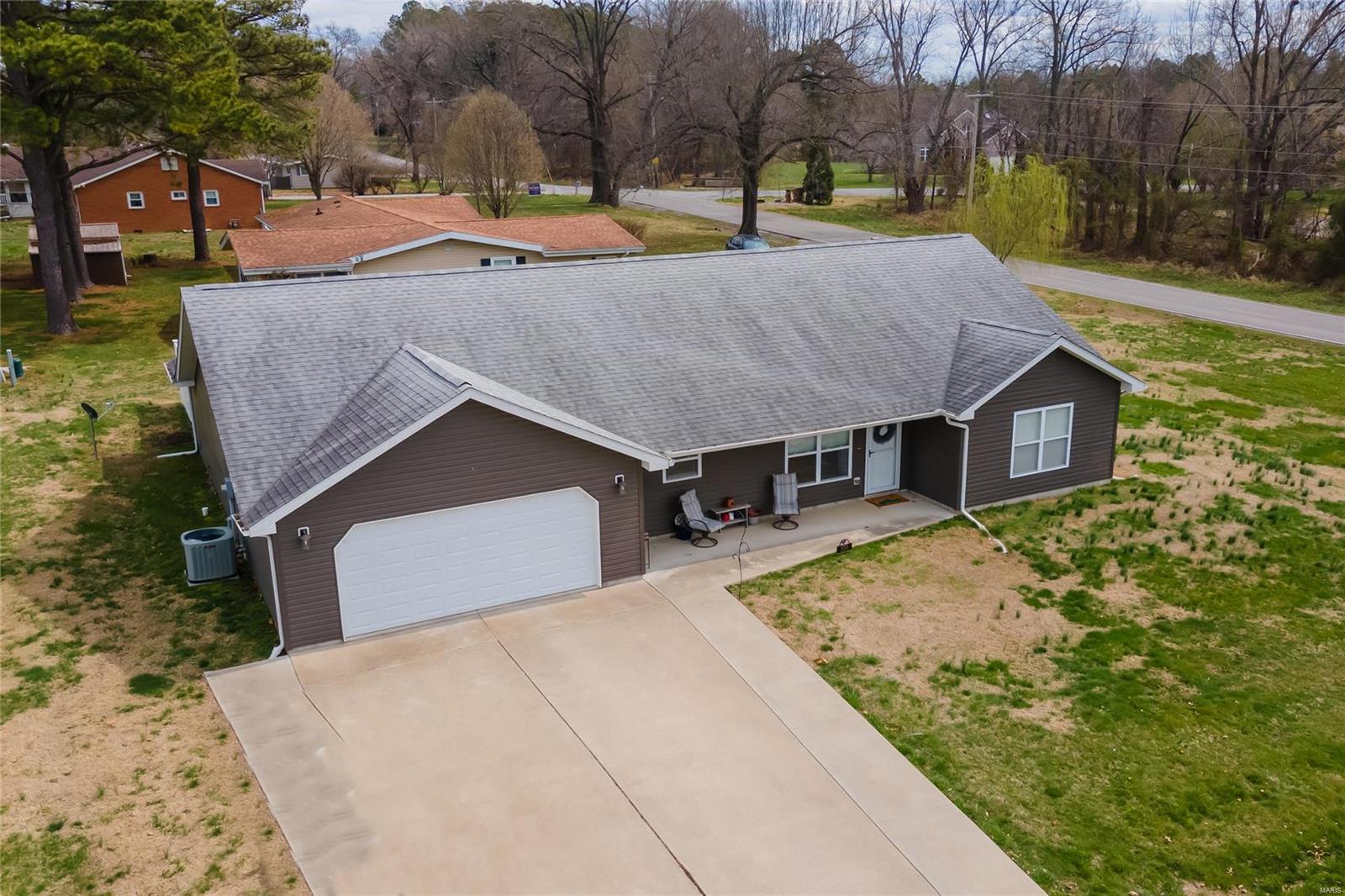1723 Memory Lane Herrin, IL 62948 - Photo 28 of 29 Gallery Image 28
