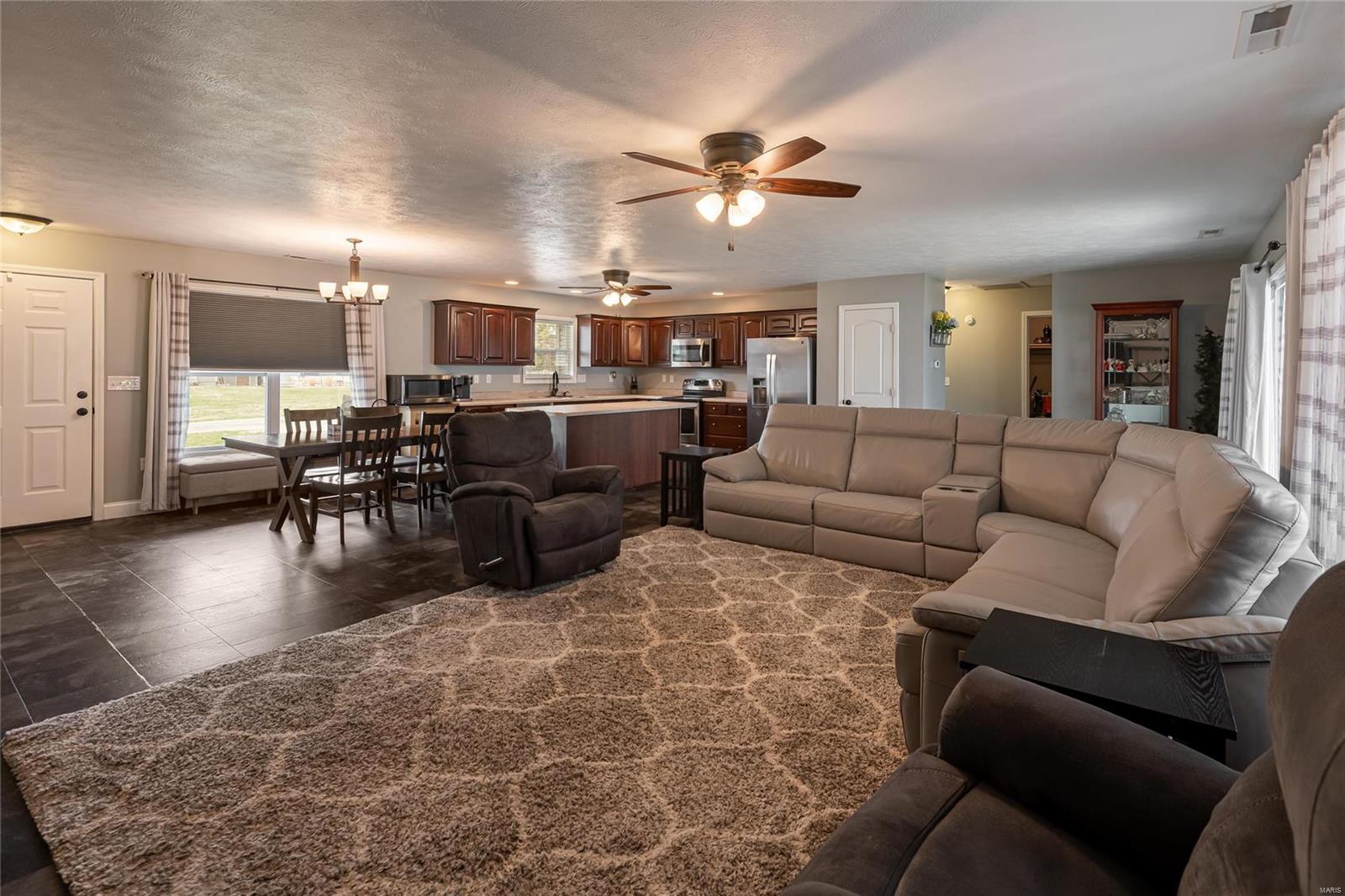 1723 Memory Lane Herrin, IL 62948 - Photo 7 of 29 Gallery Image 7