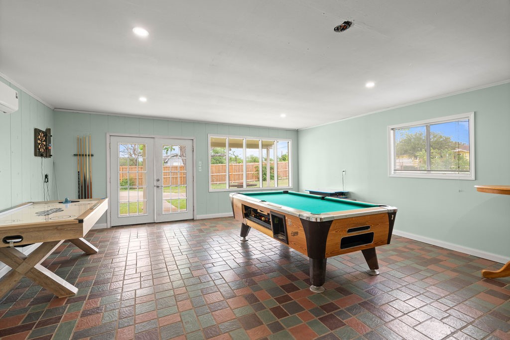 119 Century Drive Mathis, TX 78368 - Photo 29 of 38 a room with furniture and window