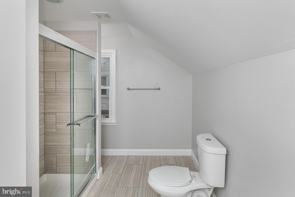 1112 Elm Ridge Avenue Baltimore, MD 21229 - Photo 20 of 30 Bath (Master)
