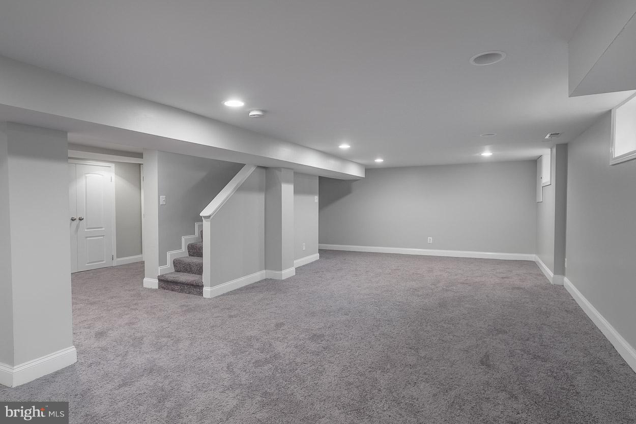 1112 Elm Ridge Avenue Baltimore, MD 21229 - Photo 23 of 30 Bath