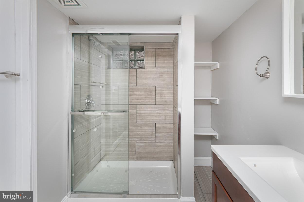 1112 Elm Ridge Avenue Baltimore, MD 21229 - Photo 26 of 30 Bath