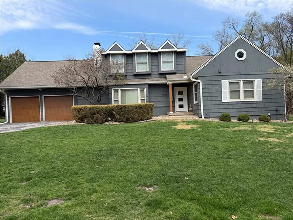 $899,950 | 3812 Eastvale Drive, Fairway, KS 66205