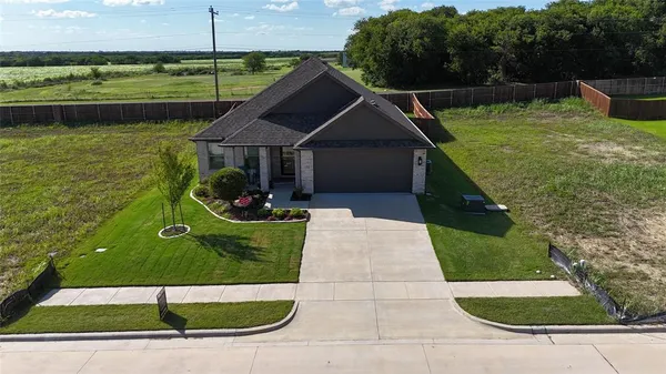 $384,000 | 1904 Daybreak Drive, Alvarado, TX 76009