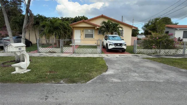 $2,800 | Fountainebleau, Miami, FL 33144