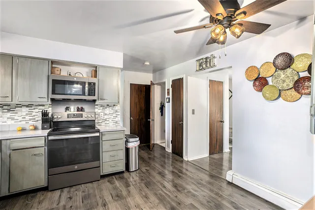 $324,900 | 1018 Pickton Drive, Lansing, MI 48917