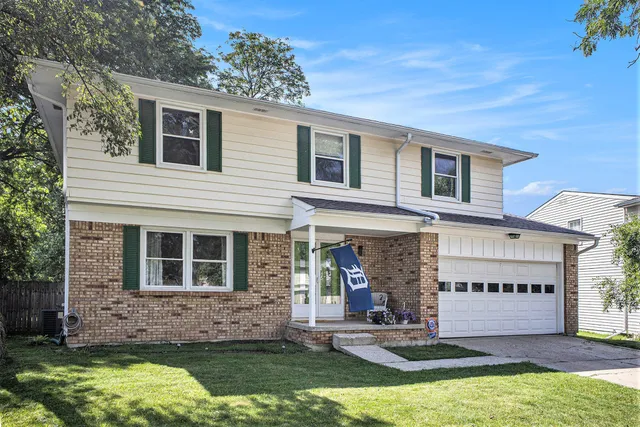 $324,900 | 1018 Pickton Drive, Lansing, MI 48917