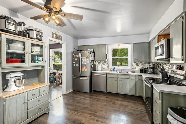 $324,900 | 1018 Pickton Drive, Lansing, MI 48917