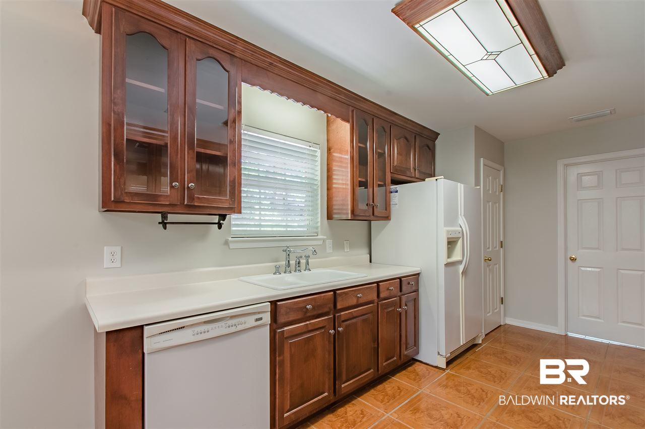 312 Marcella Avenue Daphne, AL 36527 - Photo 10 of 25 Kitchen