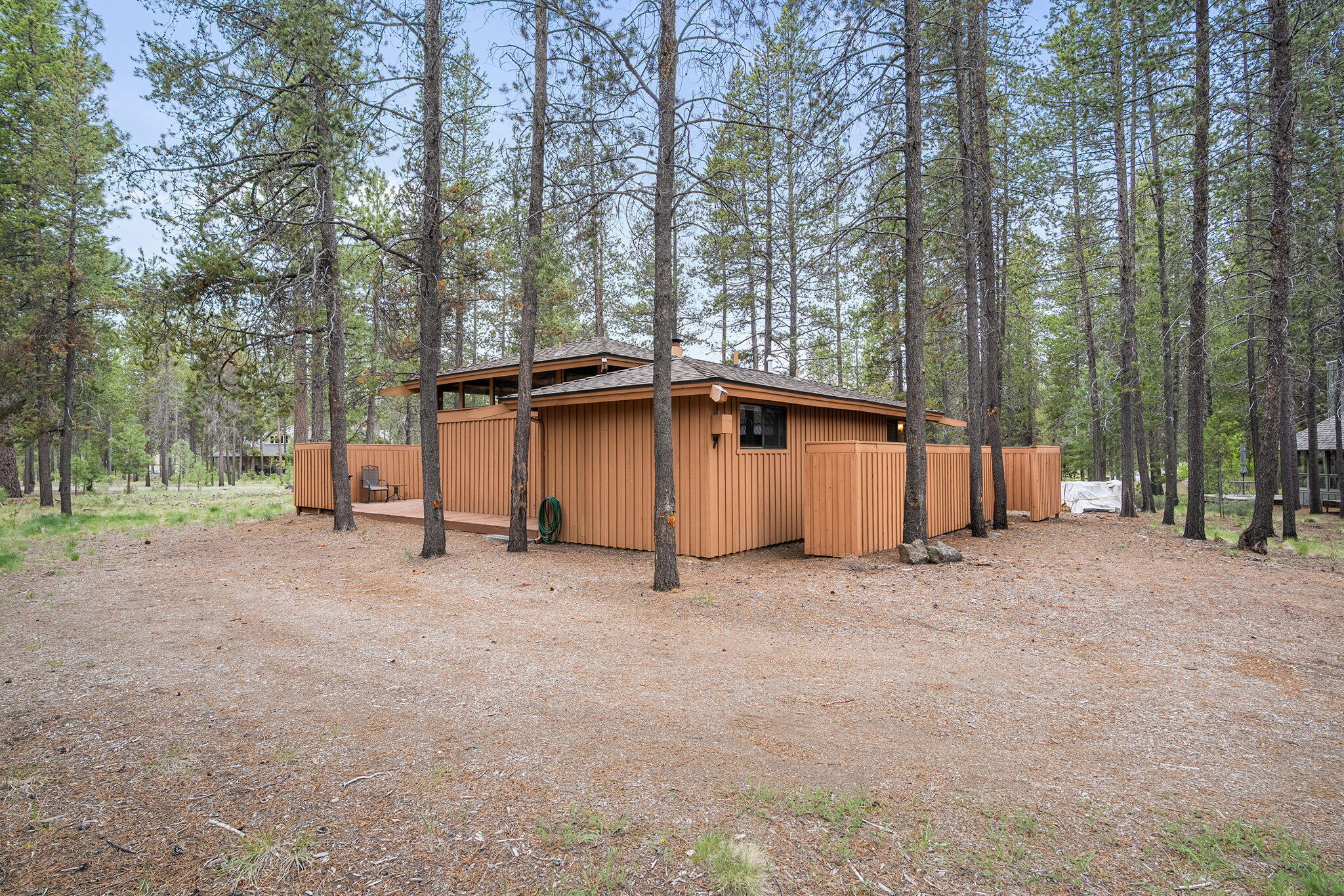 56973 Fawn Lane, Unit 7 Sunriver, OR 97707 - Photo 2 of 33 02