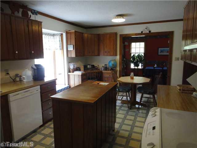 7794 Ketner Farm Road Rural Hall, NC 27045 - Photo 11 of 16 Kitchen.