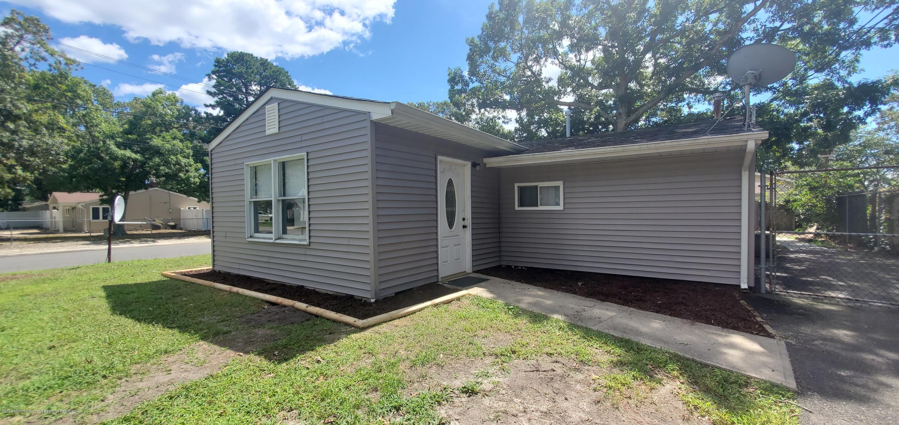 817 Pensacola Road Forked River, NJ 08731 - Photo 1 of 32 20200830_124431
