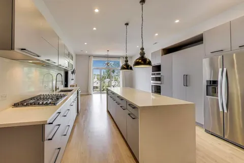 $450,000 | 1708 West Cermak Road, Unit 3W, Chicago, IL 60608