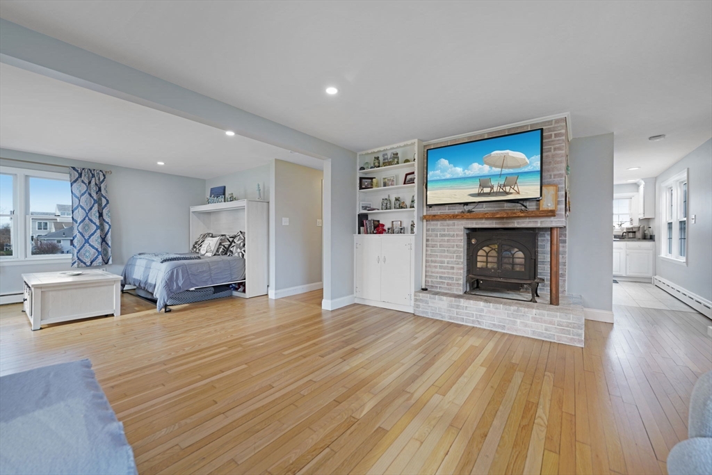896 Sconticut Neck Road Fairhaven, MA 02719 - Photo 8 of 36 Gallery Image 8