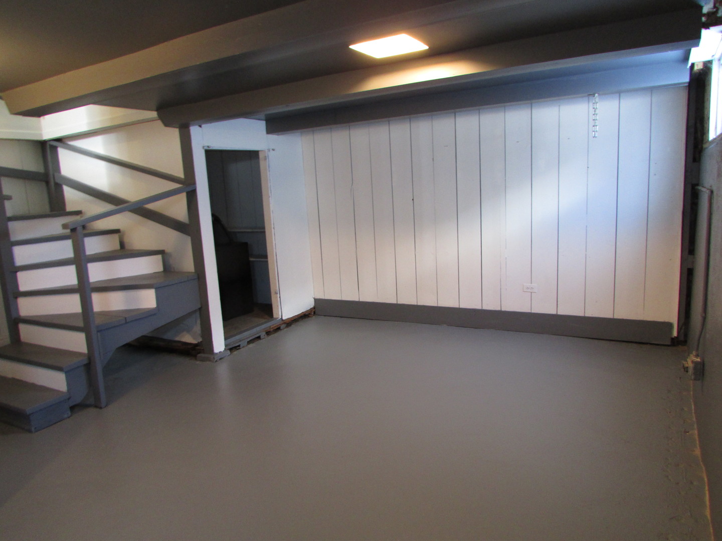 309 East Golf Road Des Plaines, IL 60016 - Photo 22 of 27 a view of a room with wooden walls