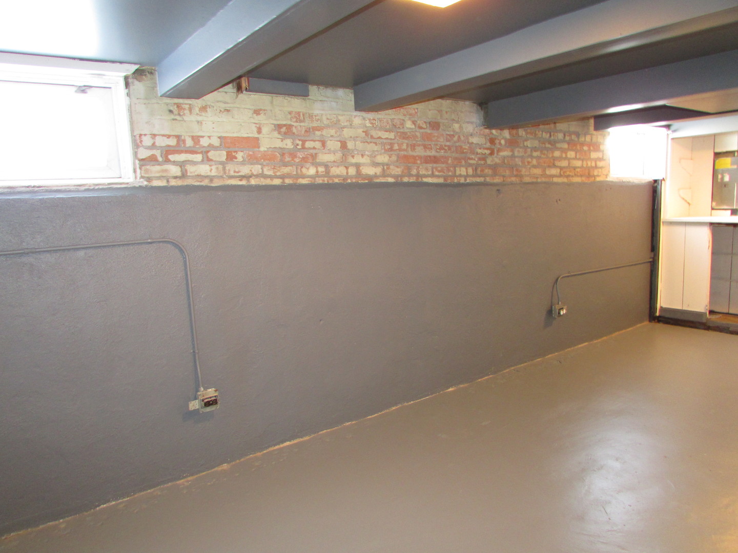 309 East Golf Road Des Plaines, IL 60016 - Photo 23 of 27 a view of a small space