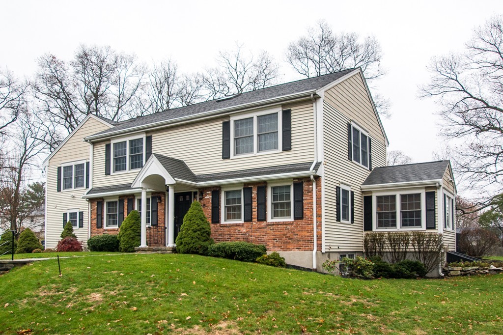 42 Manning Road Dedham, MA 02026 - Photo 3 of 30 Gallery Image 3
