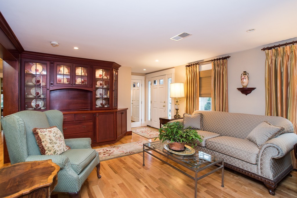 42 Manning Road Dedham, MA 02026 - Photo 5 of 30 Gallery Image 5
