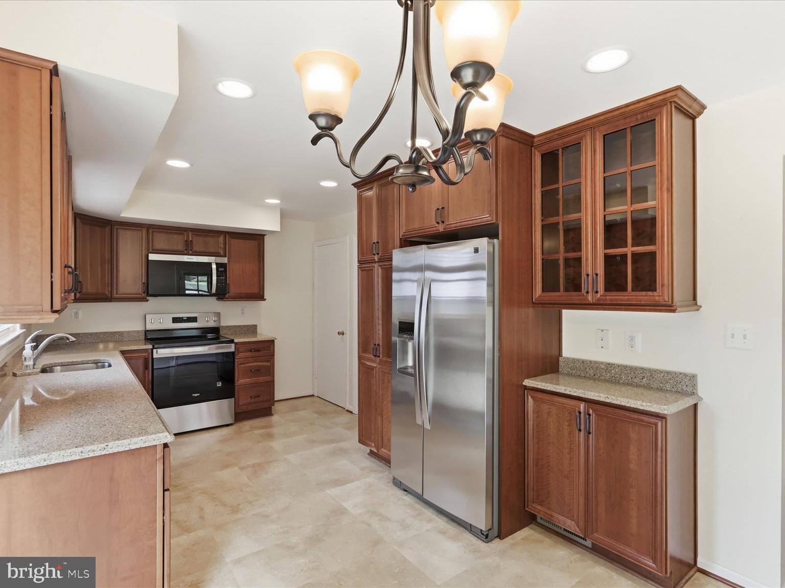 6800 Sydenstricker Road Springfield, VA 22153 - Photo 13 of 51 Granite and Stainless Shine