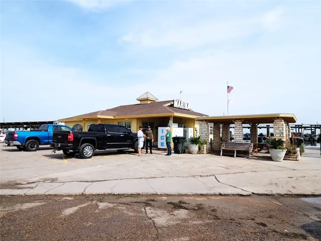 $1,995 | 306 Easy Street, Unit B, Corpus Christi, TX 78418