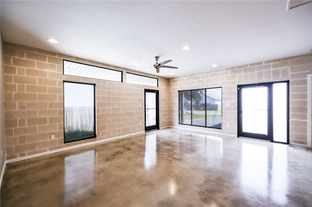 306 Easy Street, Unit B Corpus Christi, TX 78418 - Photo 4 of 22