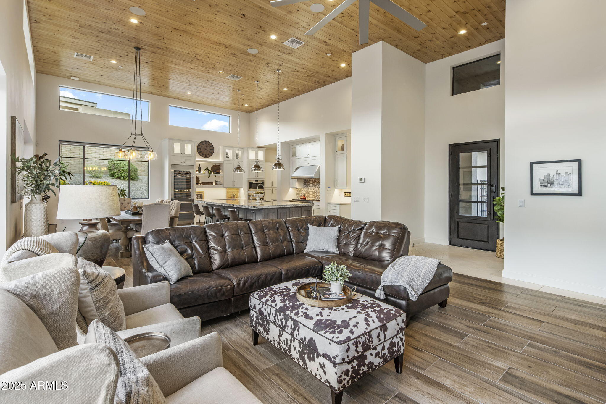 14122 Territory Trail Fountain Hills, AZ 85268 - Photo 16 of 46 a living room with furniture