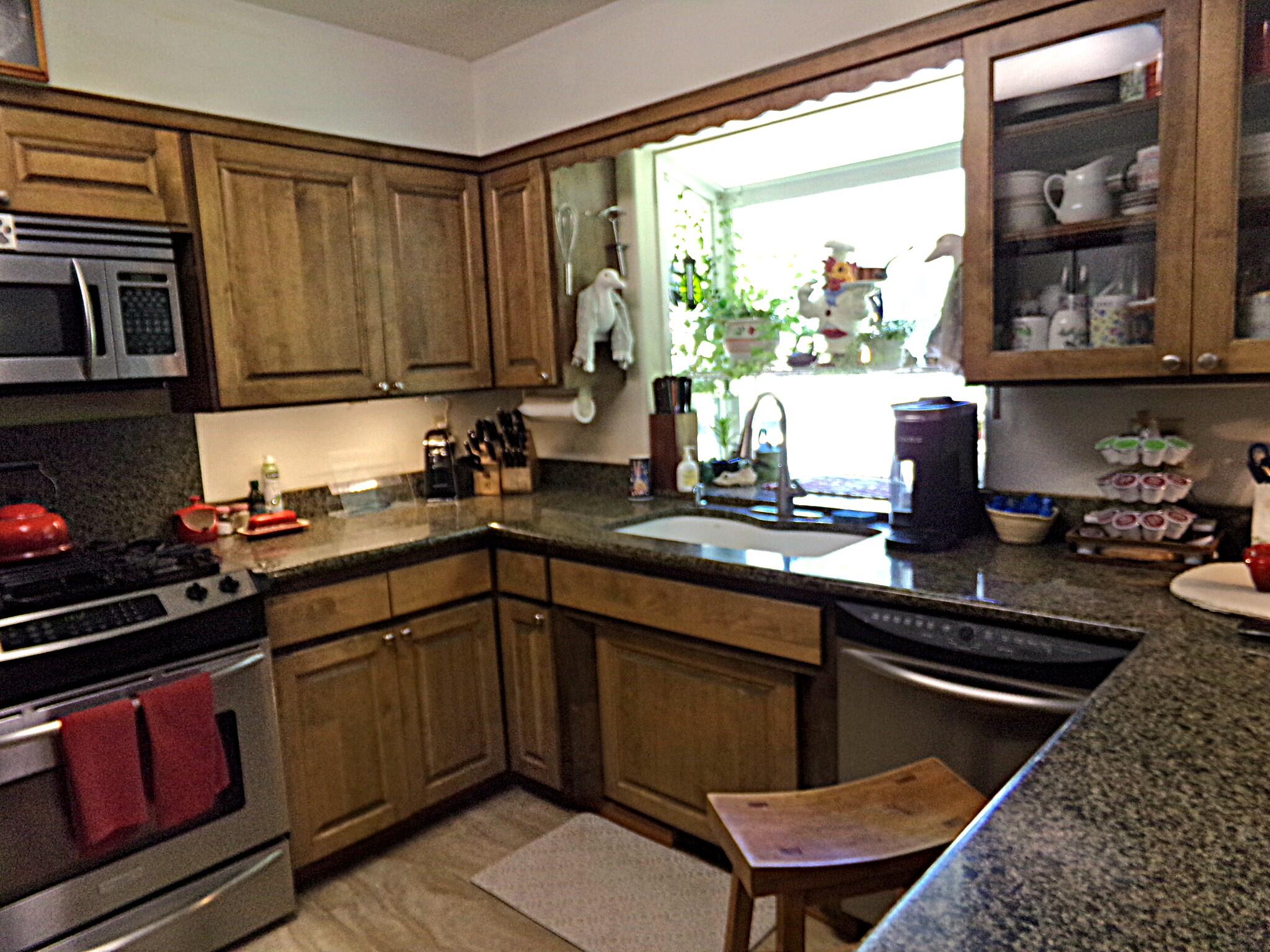 751 Espey Road Grants Pass, OR 97527 - Photo 13 of 49 100_5696
