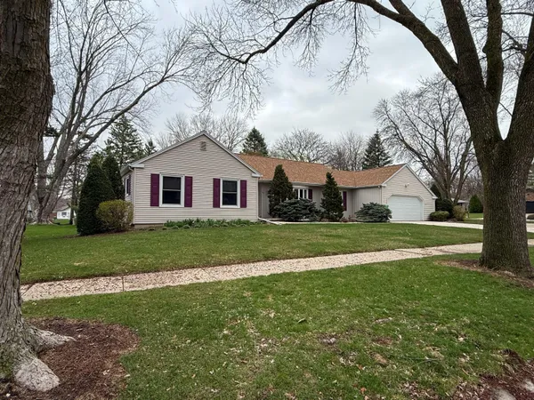 $319,900 | 811 Ellen Lane, Fond du Lac, WI 54935