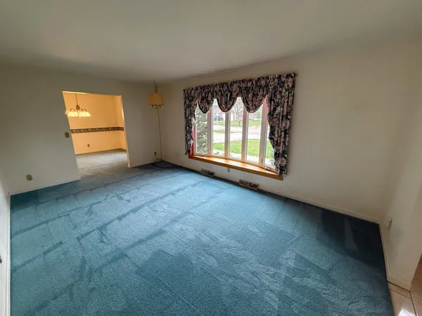 $319,900 | 811 Ellen Lane, Fond du Lac, WI 54935