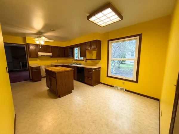 $319,900 | 811 Ellen Lane, Fond du Lac, WI 54935