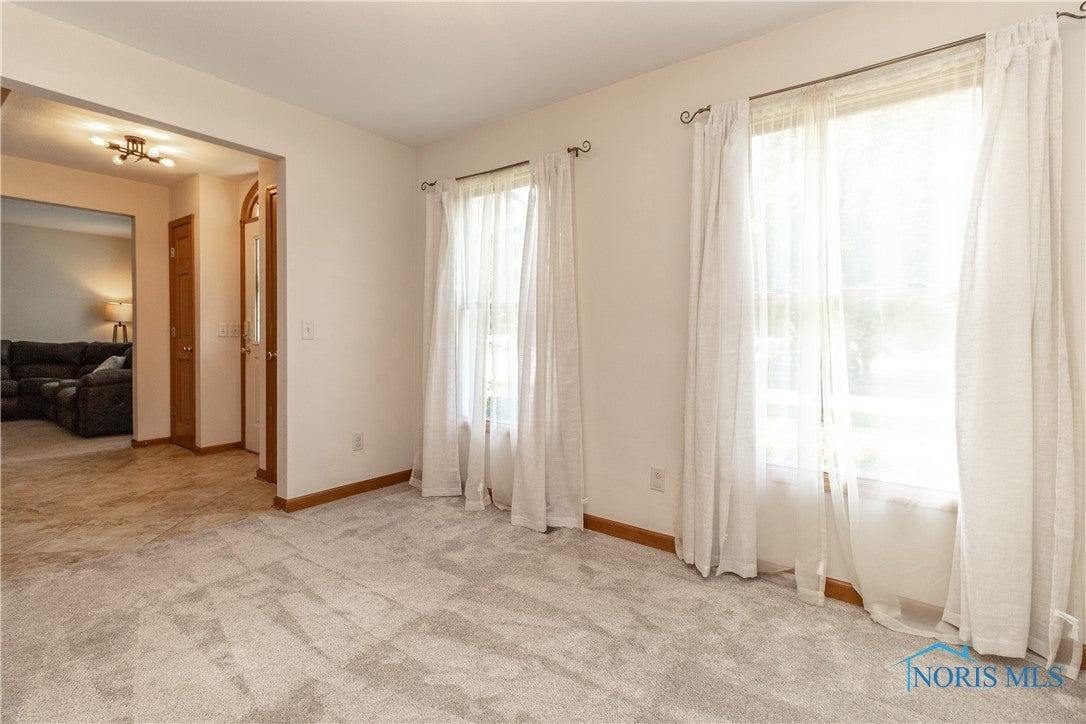 7100 Timber Ridge Court Sylvania, OH 43560 - Photo 10 of 49 Dining room to entry