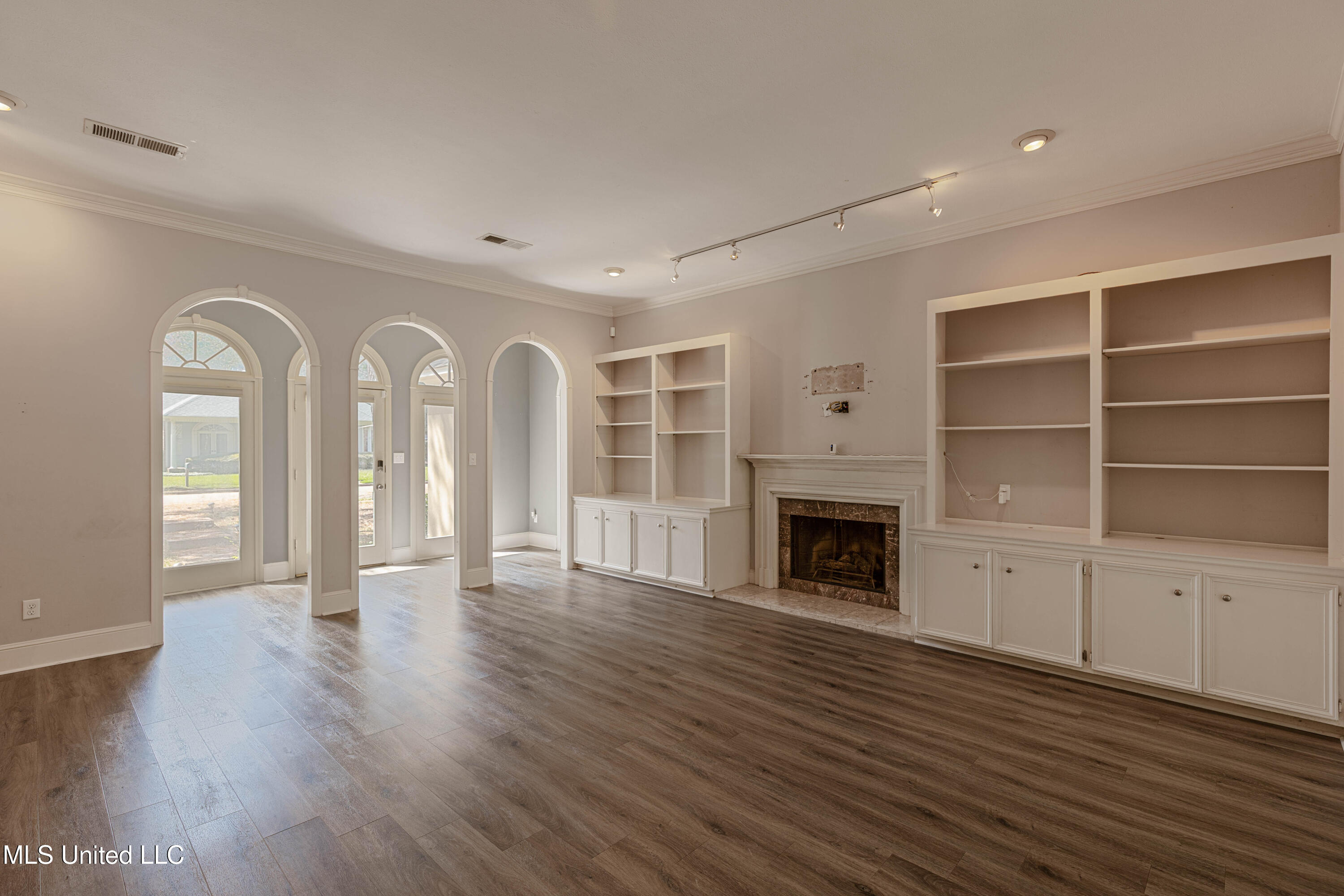 1046 Newland Street Jackson, MS 39211 - Photo 6 of 45 IMG_6108-Edit
