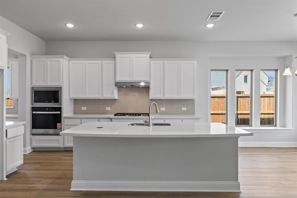 701 Squill Road Justin, TX 76247 - Photo 7 of 20 DAL_Wildflower Ranch_Humble_701 Squill Road (8)