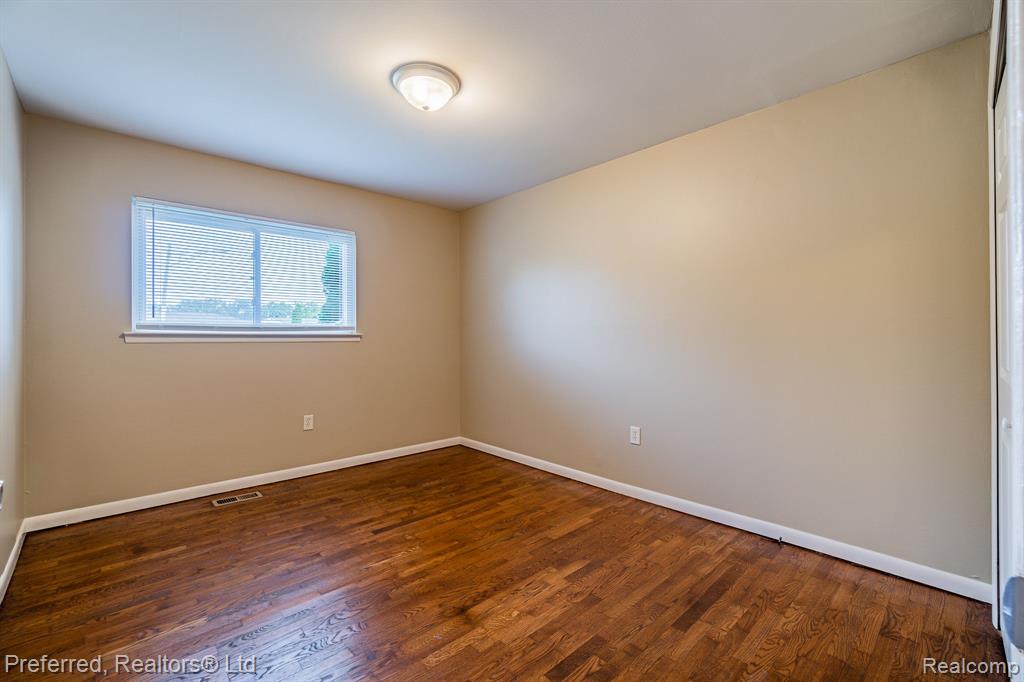4045 Burns Street Inkster, MI 48141 - Photo 14 of 28